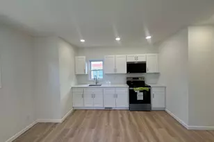 38 Carroll St, Poughkeepsie, NY 12601 - Photo 2