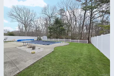 771 Waverly Avenue, Holtsville, NY 11742 - Photo 20