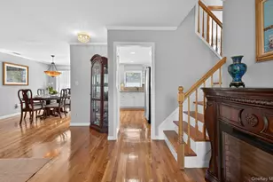 9 Marilyn Blvd, Plainview, NY 11803 - Photo 4