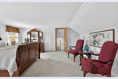 9 Marilyn Boulevard, Plainview, NY 11803 - Photo 18