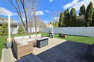 19 Appel Dr E, Shirley, NY 11967 - Photo 18