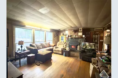 6 Pine Tree Lane, Hyde Park, NY 12538 - Photo 2