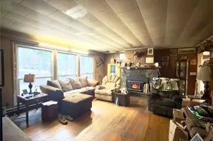 6 Pinetree Ln, Hyde Park, NY 12538 - Photo 2