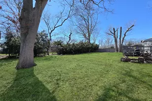 138 E Madison St, East Islip, NY 11730 - Photo 16