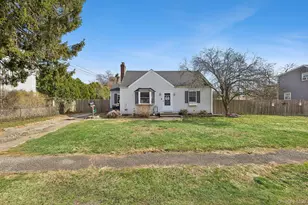 42 Smith St, Greenlawn, NY 11740 - Photo 2