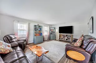 27 Westbrook Rd, Coram, NY 11727 - Photo 10