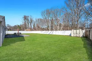 27 Westbrook Rd, Coram, NY 11727 - Photo 22