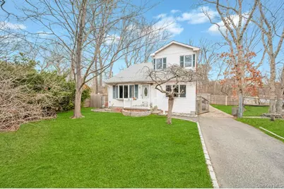 34 Pinelawn Avenue, Shirley, NY 11967 - Photo 22