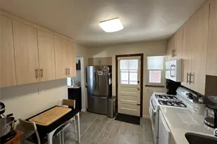 One Waverly Pl, Valley Stream, NY 11580 - Photo 8