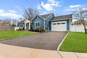 66 Arch Dr, Holbrook, NY 11741 - Photo 2