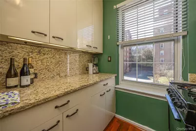 25 Parkview Avenue #2K, Bronxville, NY 10708 - Photo 20