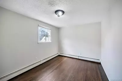 532 Park Avenue, Centereach, NY 11720 - Photo 32