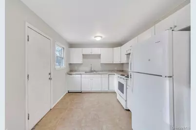 532 Park Avenue, Centereach, NY 11720 - Photo 6