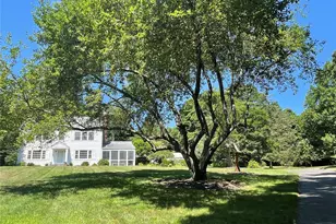 6 Beech Hill Rd, Lloyd Harbor, NY 11743 - Photo 2