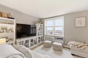 560 W Broadway, Long Beach, NY 11561 - Photo 4