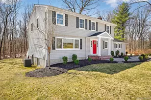 9 Mohawk Ln, Yorktown Heights, NY 10598 - Photo 2