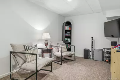 106 Thayer Road, Manhasset, NY 11030 - Photo 34