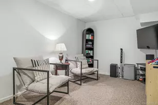 106 Thayer Rd, Manhasset, NY 11030 - Photo 34