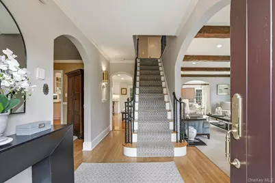 106 Thayer Road, Manhasset, NY 11030 - Photo 4