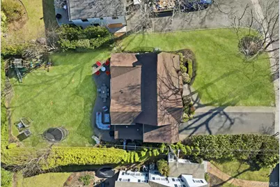 106 Thayer Road, Manhasset, NY 11030 - Photo 38