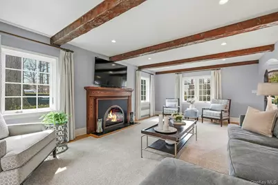 106 Thayer Road, Manhasset, NY 11030 - Photo 10