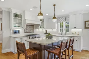 106 Thayer Rd, Manhasset, NY 11030 - Photo 14