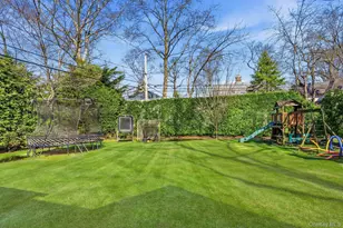 106 Thayer Rd, Manhasset, NY 11030 - Photo 36