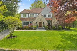 10 Locust Ridge Rd, Larchmont, NY 10538 - Photo 2