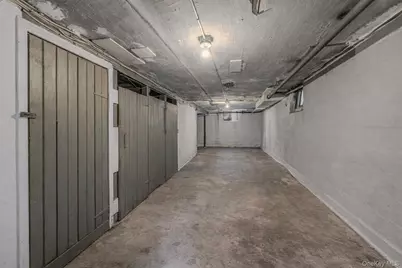 139 Voss Avenue, Yonkers, NY 10703 - Photo 32