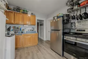 139 Voss Ave, Yonkers, NY 10703 - Photo 14