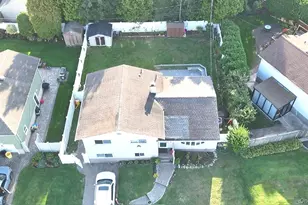 58 Narcissus Ave, Hicksville, NY 11801 - Photo 16