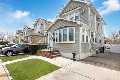 921 N 5th Street, New Hyde Park, NY 11040 - Photo 2