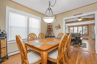 921 N 5th Street, New Hyde Park, NY 11040 - Photo 10