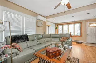 921 N 5th St, New Hyde Park, NY 11040 - Photo 8