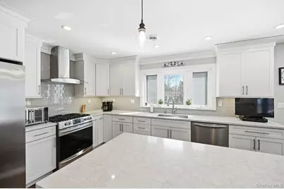 1 Penny Lane, West Nyack, NY 10994 - Photo 4