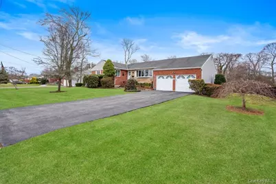 848 Hampshire Road, Bay Shore, NY 11706 - Photo 2