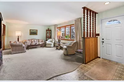 848 Hampshire Road, Bay Shore, NY 11706 - Photo 6