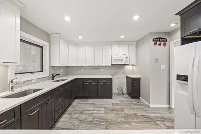 7 Jacqueline Road, Monsey, NY 10952 - Photo 12