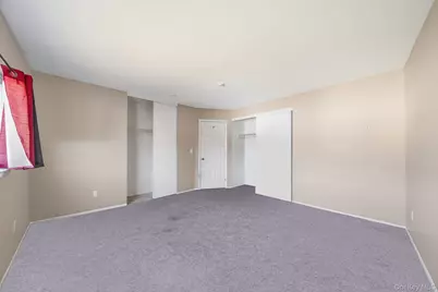 222 Pointe Circle N #2, Coram, NY 11727 - Photo 6