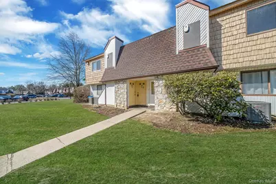 222 Pointe Circle N #2, Coram, NY 11727 - Photo 2