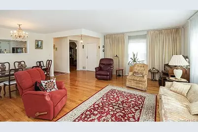 97 Vanderbilt Avenue, Manhasset, NY 11030 - Photo 8