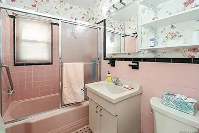 97 Vanderbilt Avenue, Manhasset, NY 11030 - Photo 22