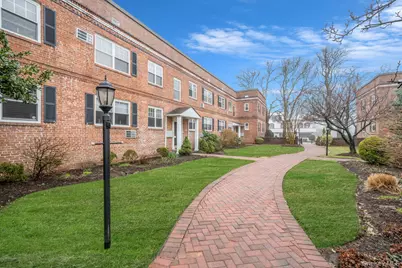51 Lincoln Avenue #D22, Rockville Centre, NY 11570 - Photo 1