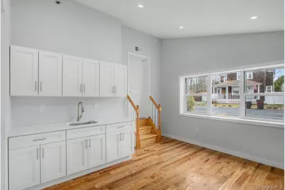 19 West Side Avenue, Bay Shore, NY 11706 - Photo 12