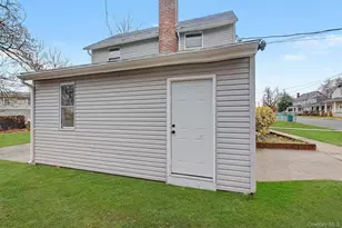 19 Westside Ave, Bay Shore, NY 11706 - Photo 28