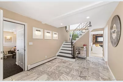 22 Delaware Avenue, Jericho, NY 11753 - Photo 12