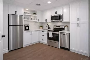 22 Delaware Ave, Jericho, NY 11753 - Photo 18