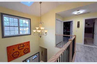 110 Willow Wood Drive, Oakdale, NY 11769 - Photo 18