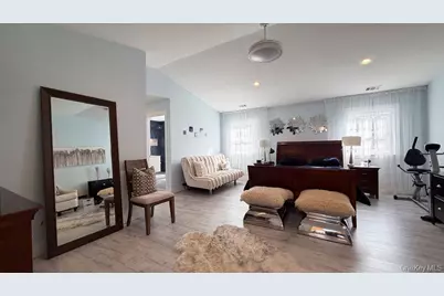 110 Willow Wood Drive, Oakdale, NY 11769 - Photo 20