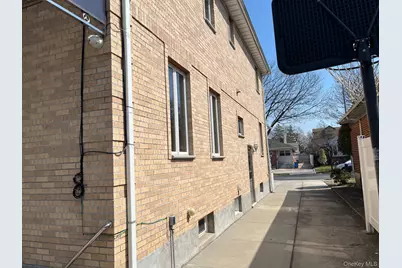 70-10 172nd Street, Fresh Meadows, NY 11365 - Photo 22